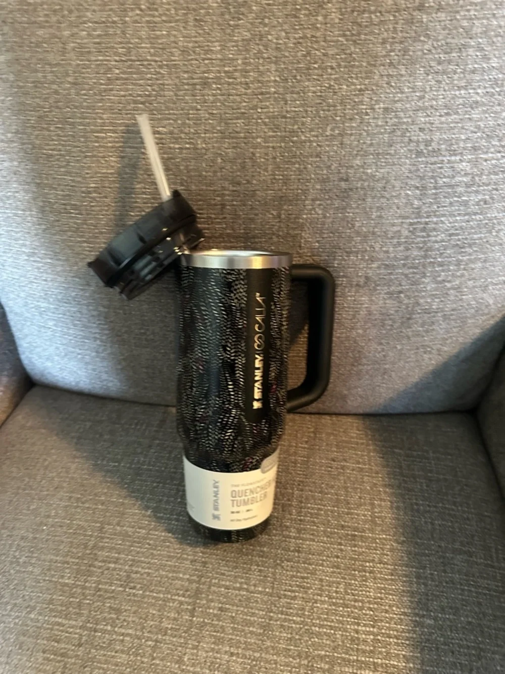 Stanley Black serpent Textured Travel Tumbler with Handle - Picture 1 of 2